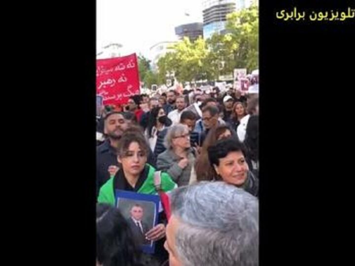 گزارشی از گردهمایی فرانکفورت یکشنبه دوم اکتبر در همبستگی با خیزش انقلابی در ایران