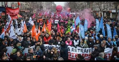 تظاهرات عظیم کارگران و مردم فرانسه علیه سیاستهای دولت مکرون و حضور فعالین چپ و دمکرات ایرانی